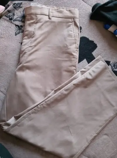 Pantalones beige de vestir para hombre - miniatura 1