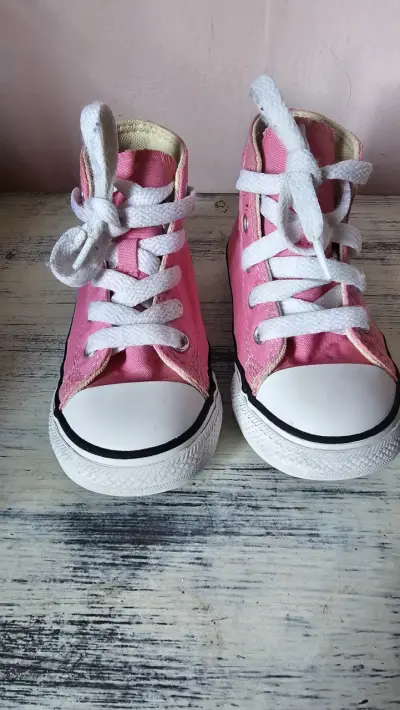 Zapatillas Converse rosas para niña talla 23 - miniatura 2