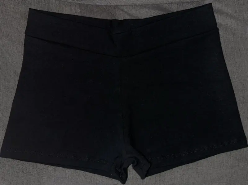 Shorts deportivos negros para mujer