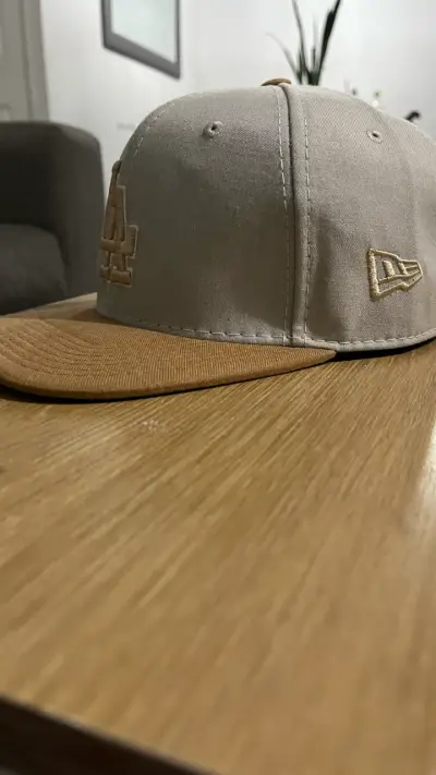 Gorra beige LA Dodgers estilo casual - miniatura 2
