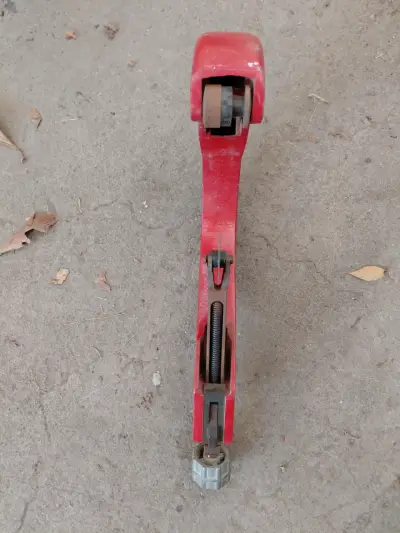 Cortatubos manual RIDGID rojo - miniatura 2