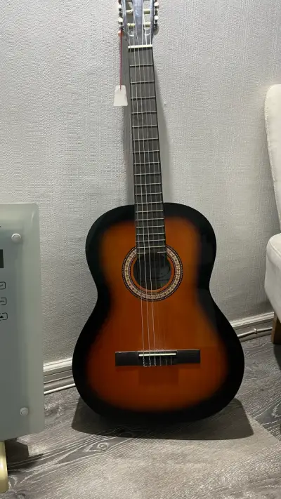 Guitarra clásica acústica color sunburst - miniatura 1