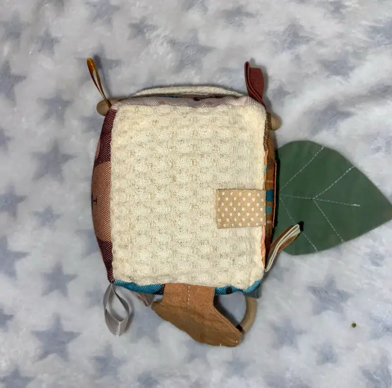 Cubo de actividades para bebé - 2