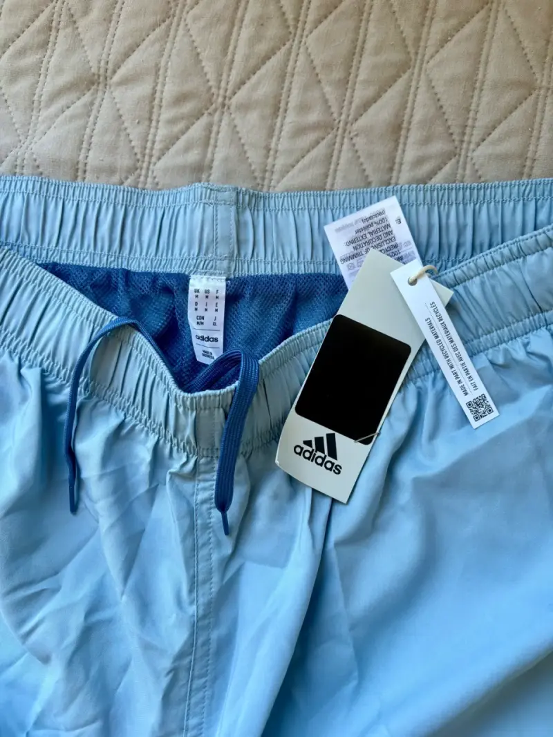 Shorts deportivos Adidas celestes nuevos - 2