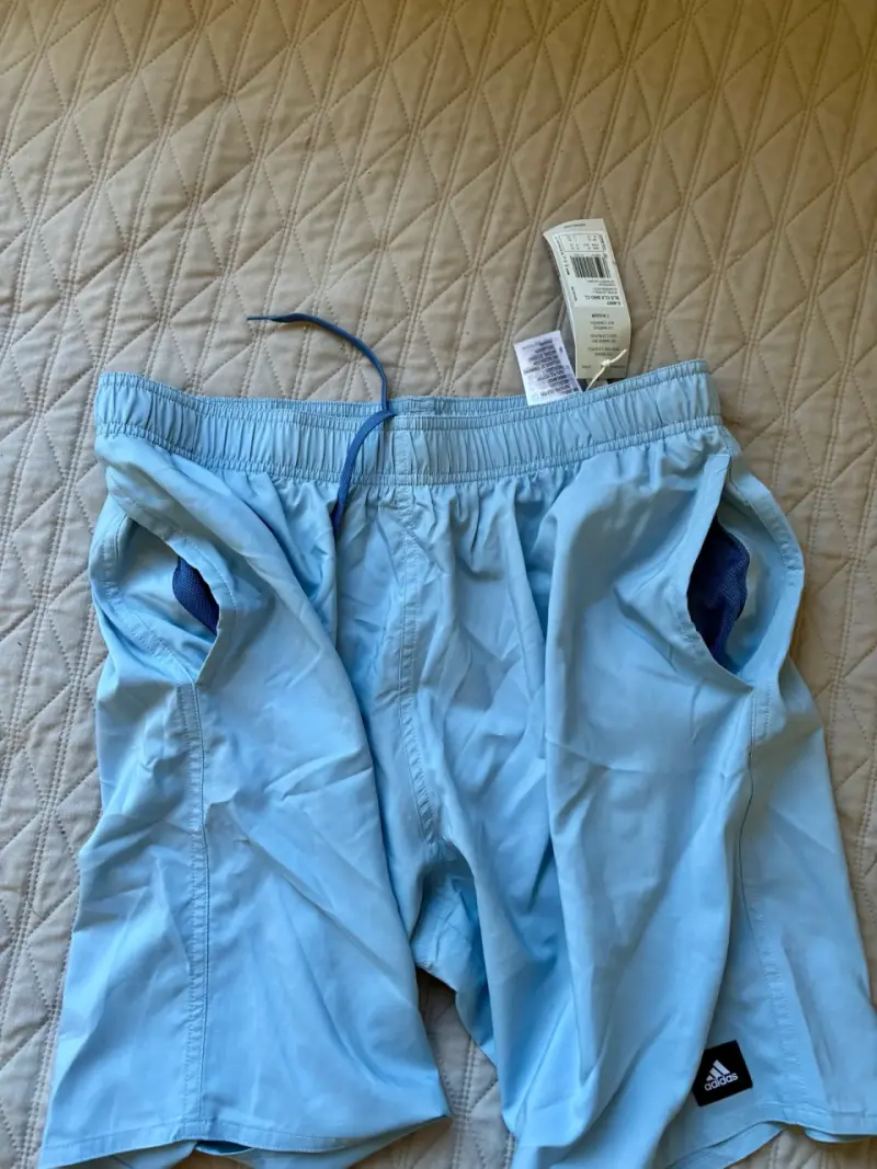 Shorts deportivos Adidas celestes nuevos - 4