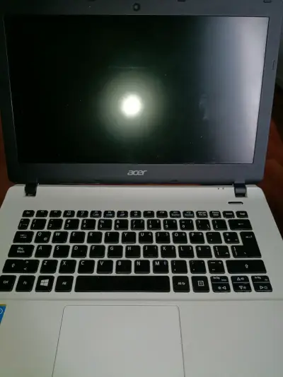 Notebook Acer con Windows 10 en buen estado - miniatura 3