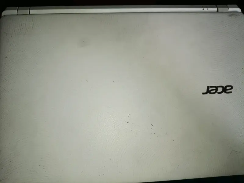 Notebook Acer con Windows 10 en buen estado - 4