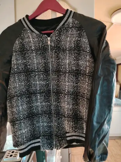 Todo junto Chaquetas con mangas de cuero y jeans - miniatura 2