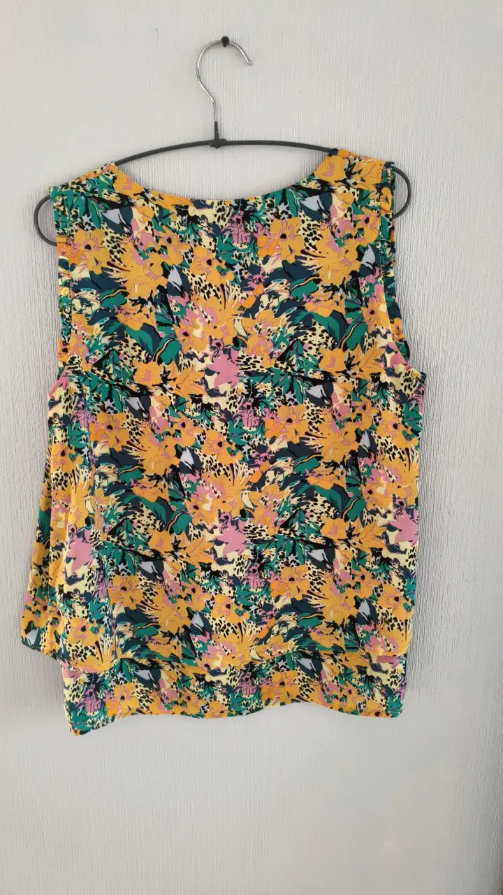 Blusa sin mangas estampada Basement - 3