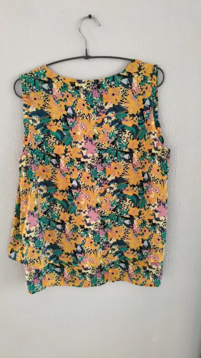 Blusa sin mangas estampada Basement - miniatura 3