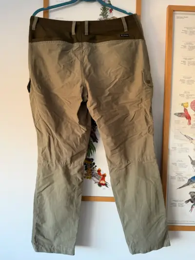 Pantalones Columbia cargo color caqui - miniatura 1