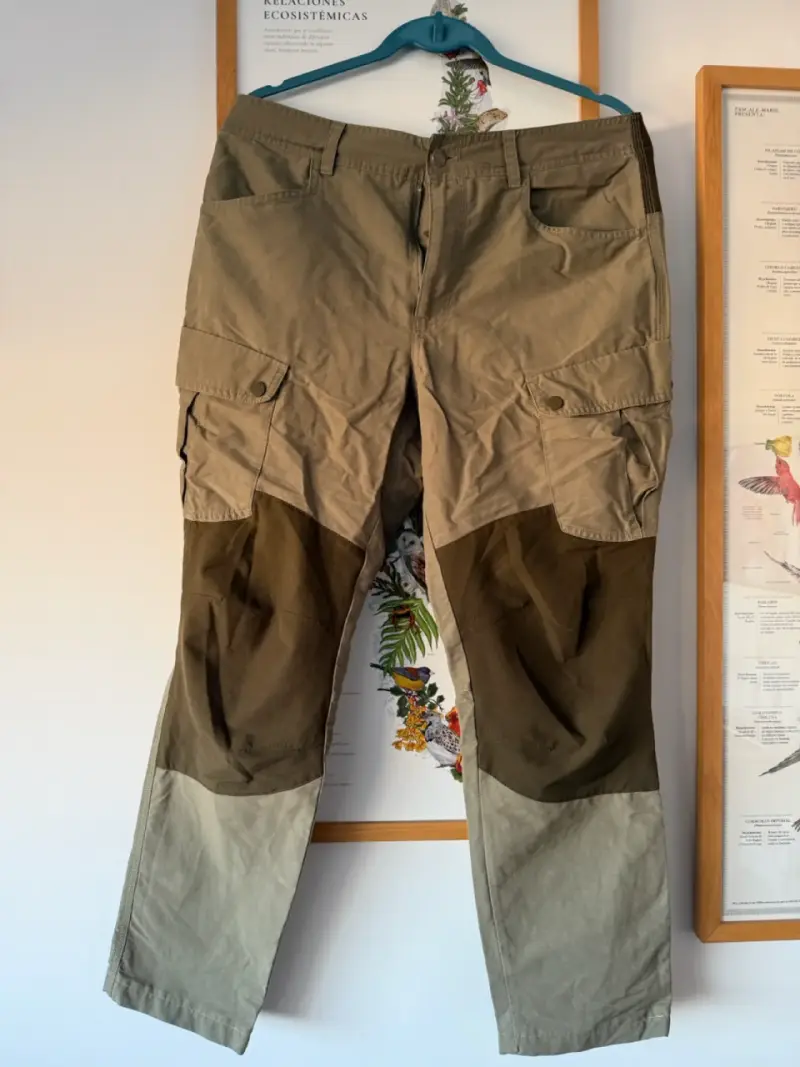 Pantalones Columbia cargo color caqui - 4