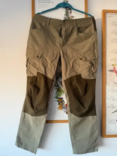 Pantalones Columbia cargo color caqui - miniatura 4