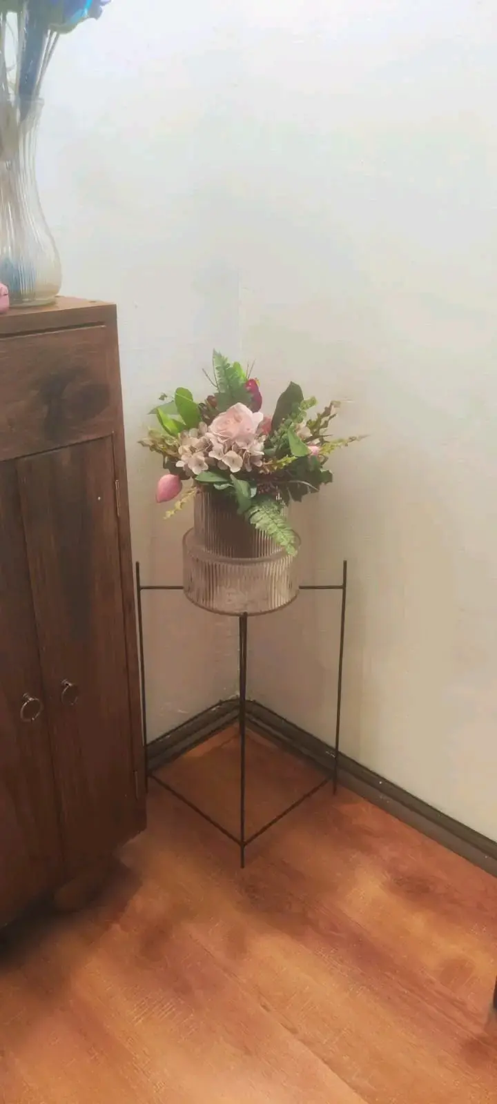 Porta maceteros de metal para jardín - 4