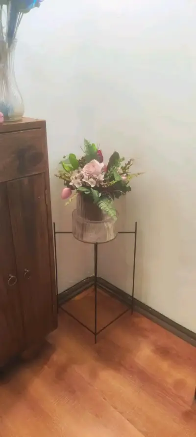 Porta maceteros de metal para jardín - miniatura 4
