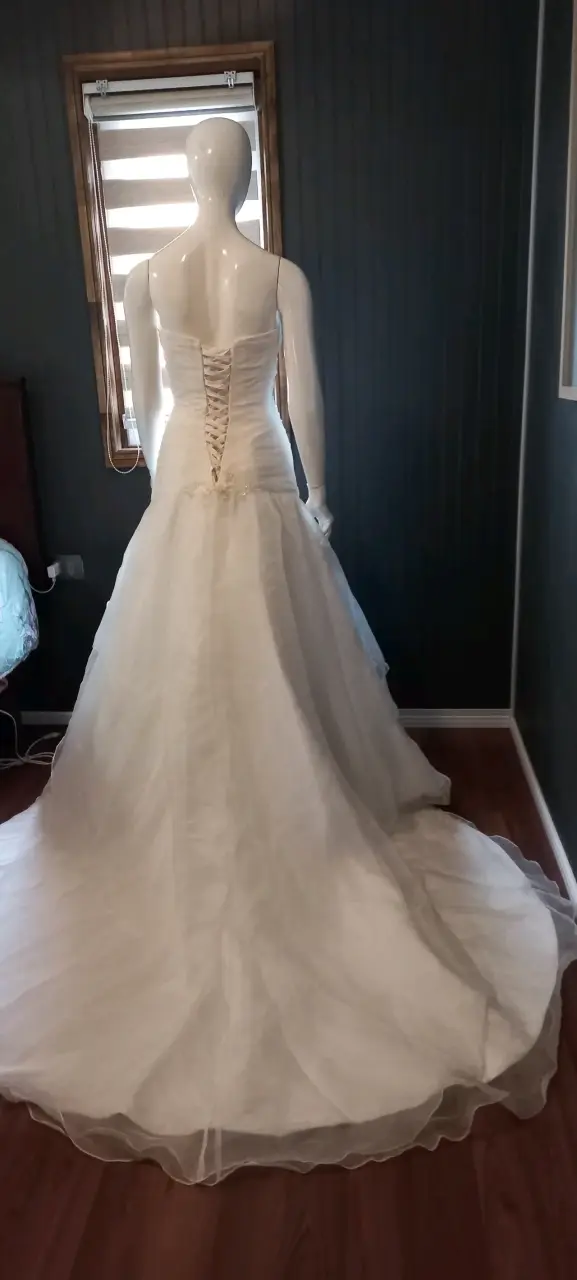 Vestido de novia blanco con corset - 1