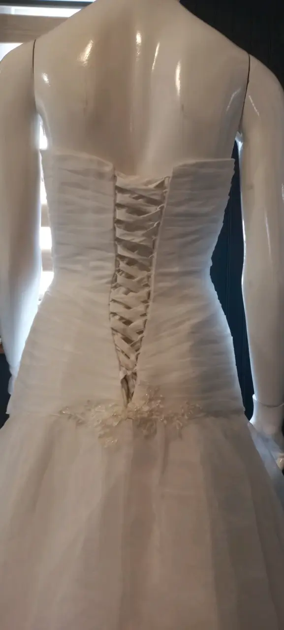 Vestido de novia blanco con corset - 4