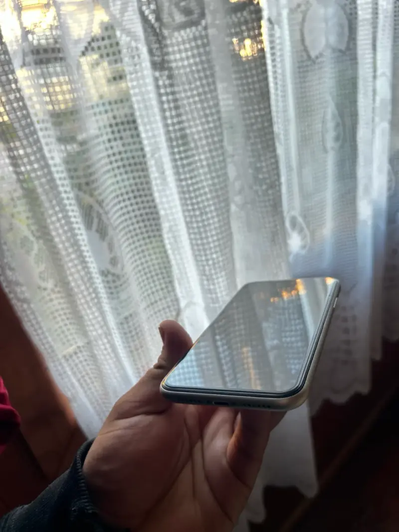 iPhone 11 - 3