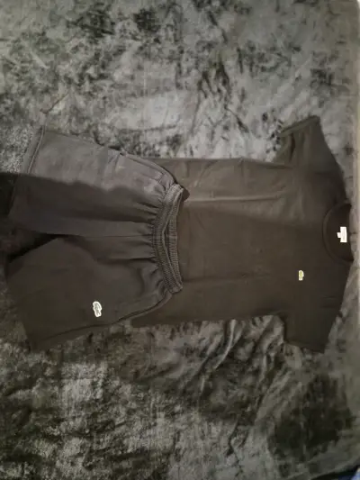 Vendo conjunto, polera, camiseta y banano - miniatura 1