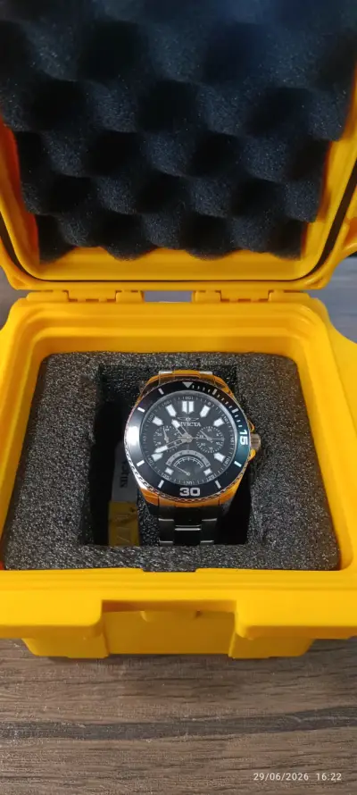 Reloj Invicta Pro Diver 46879 con caja resistente - miniatura 1