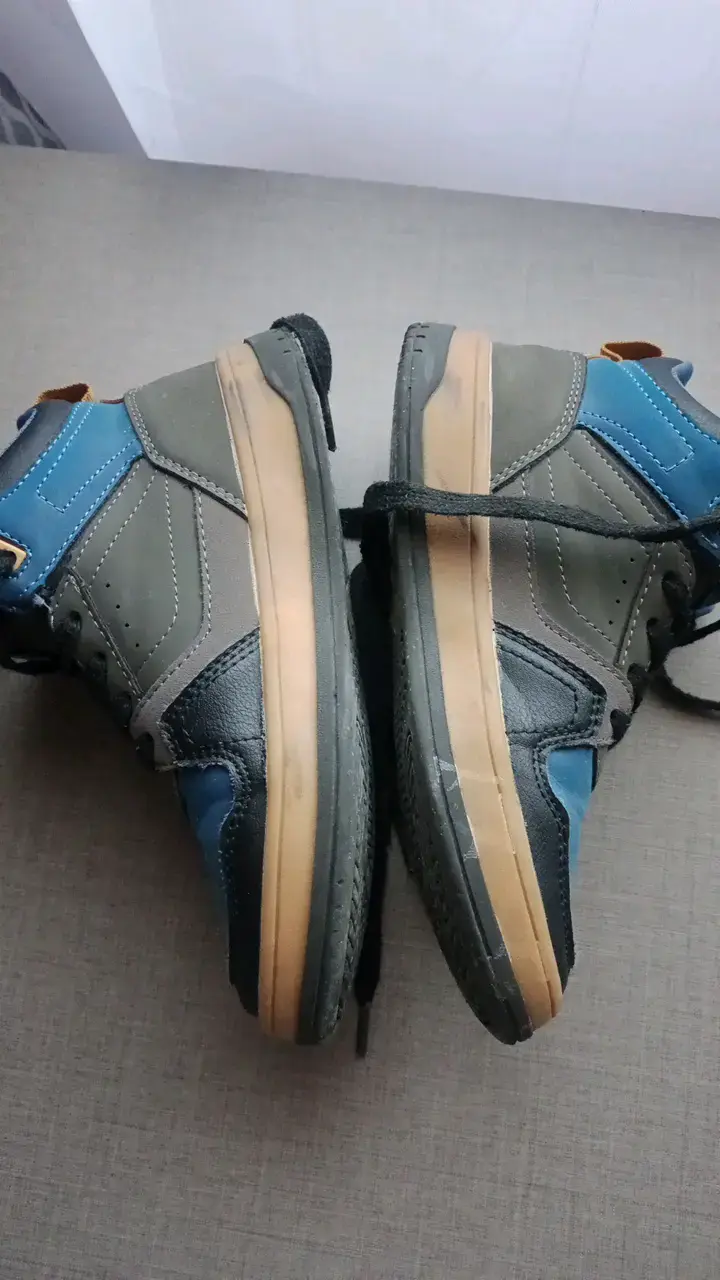 Zapatillas  niño talla 30 - 2