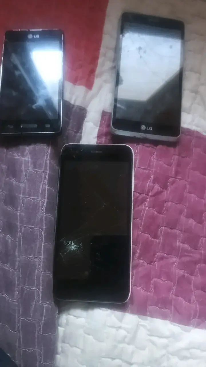 Lote de 3 celulares LG para repuestos