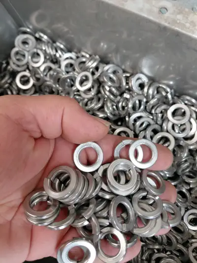 Arandelas, golillas de presión de acero inoxidable - miniatura 1