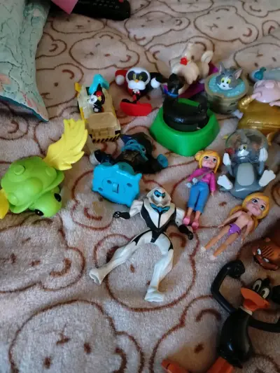 Lote de juguetes y figuras coleccionables - miniatura 4