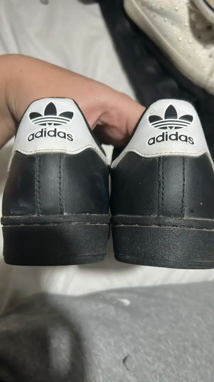 Zapatillas Adidas Superstar negras y blancas - 6