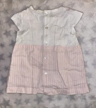 Vestido de bebé rosado con diseño de oso - miniatura 2