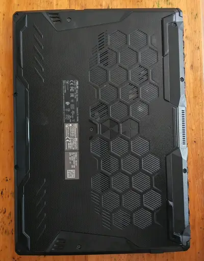 Laptop ASUS TUF Gaming en buen estado - miniatura 2