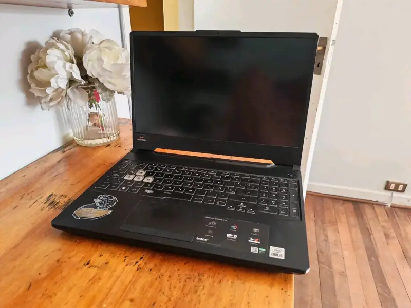 Laptop ASUS TUF Gaming en buen estado - 3