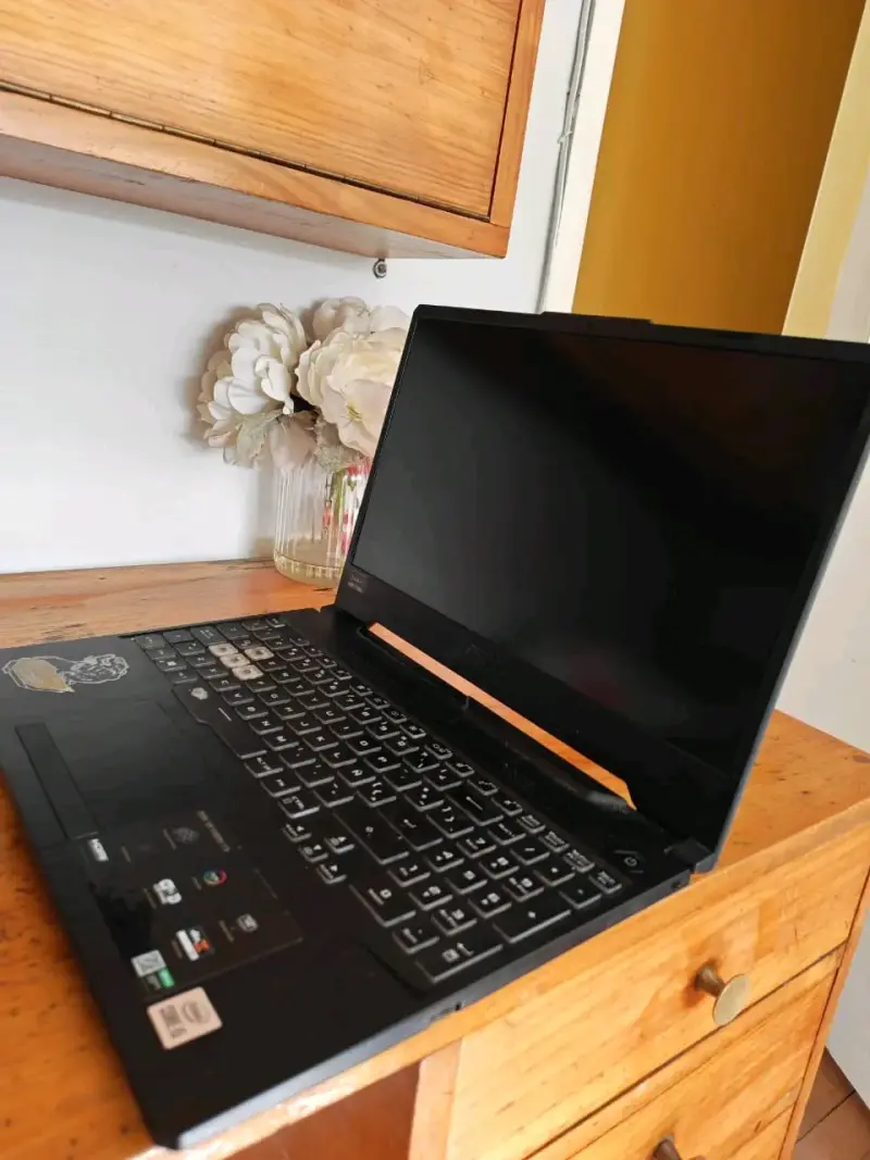 Laptop ASUS TUF Gaming en buen estado - 4