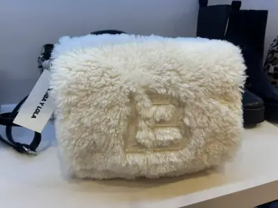 Bolso de peluche blanco Bimba y Lola original - miniatura 1