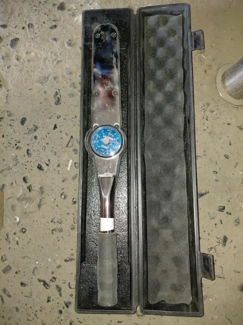 Torquímetro de dial con estuche rígido - 3