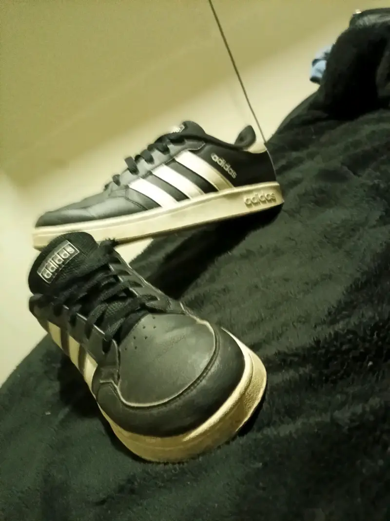 Zapatillas deportivas Adidas negras y blancas - 4