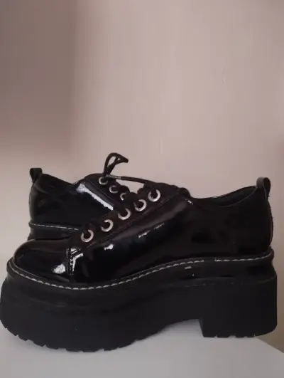 Zapatos plataforma C/MORAN negros charol talla 37 - miniatura 2