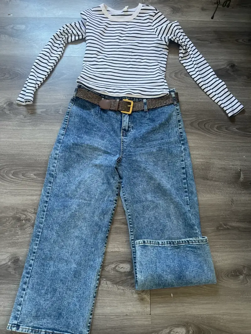 Jeans anchos de mezclilla azul con cinturón - 2