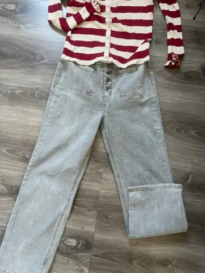 Jeans gris claro de tiro alto para mujer - miniatura 4
