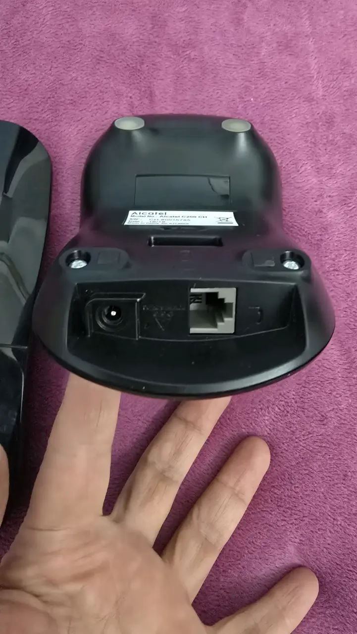 Teléfono inalámbrico Alcatel con base y cargador - 4