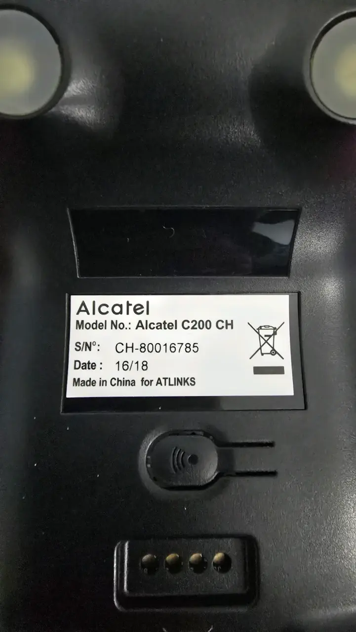 Teléfono inalámbrico Alcatel con base y cargador - 5