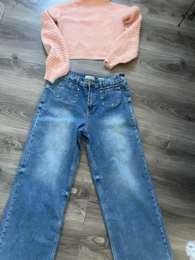 jeans anchos con tachas en bolsillos - miniatura 1