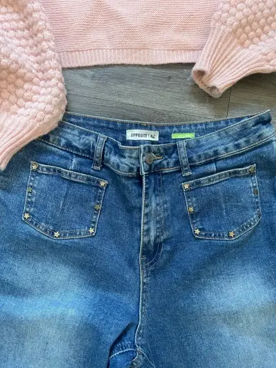 jeans anchos con tachas en bolsillos - miniatura 2