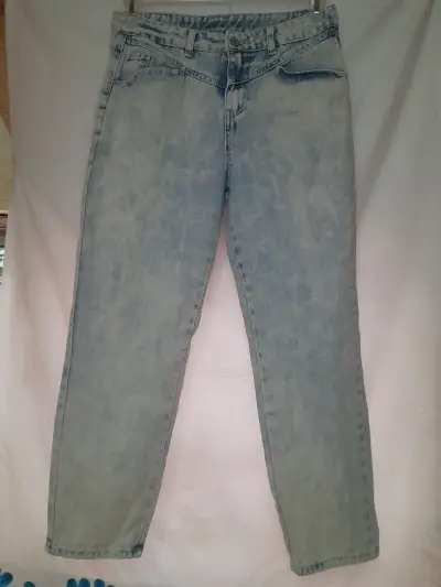 Jeans de mezclilla azul claro para mujer - miniatura 1