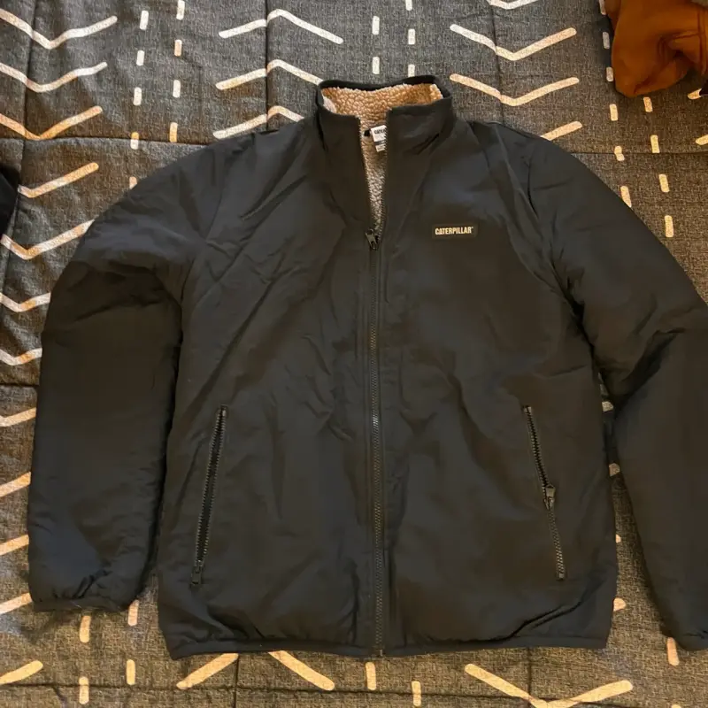 Chaqueta negra Caterpillar con forro polar - 4