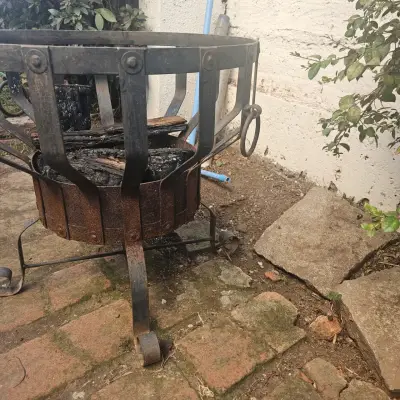 Brasero de hierro forjado para jardín - miniatura 2