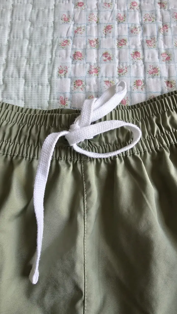 Shorts deportivos Nike verde oliva - 3