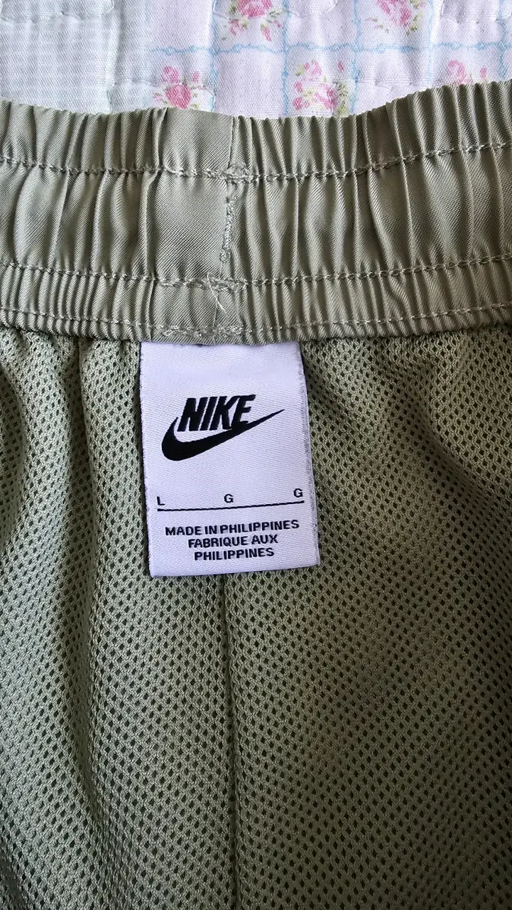 Shorts deportivos Nike verde oliva - 4