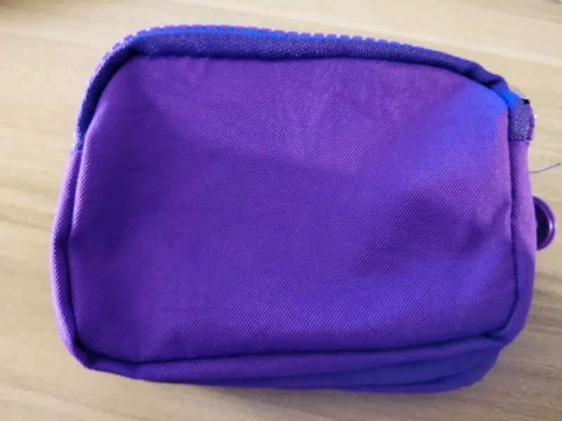 Estuche pequeño morado con cierre - 2