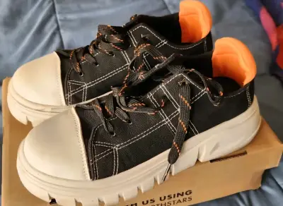 Zapatilla Negra con plataforma North Star 36 - miniatura 1